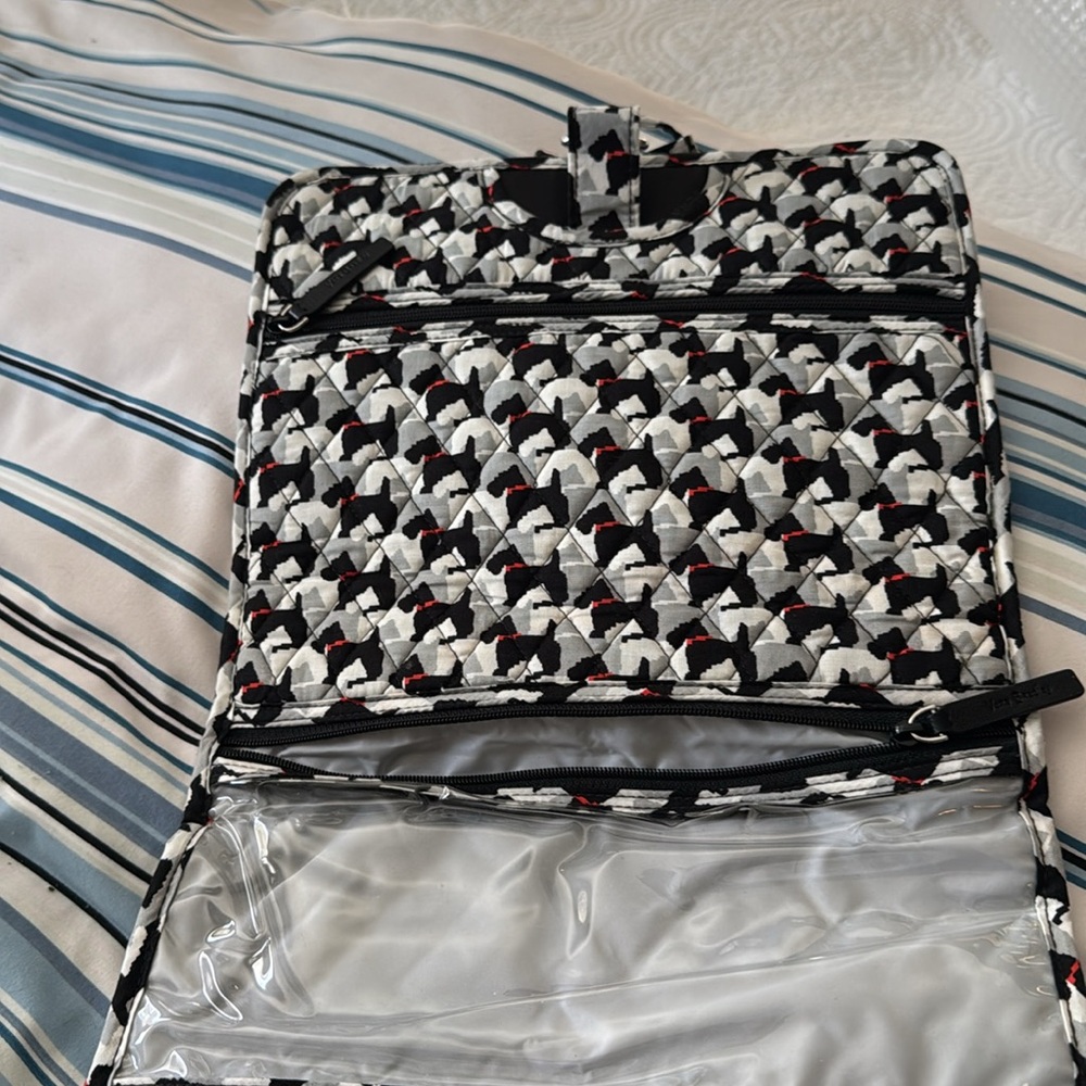 Vera Bradley quilted toiletry bag with little black Scotties. Excel cond. - Picture 3 of 4